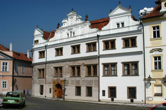s7533_hradcanske